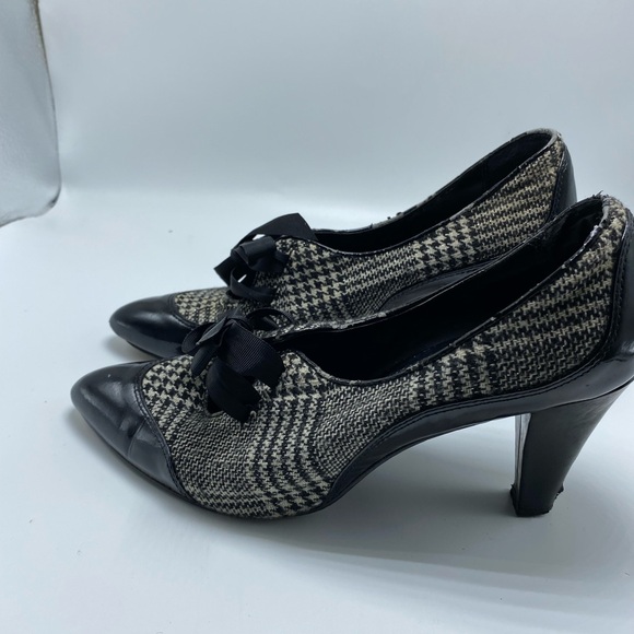 Liz Claiborne Shoes - Liz Claiborne Black and White Houndstooth Heels